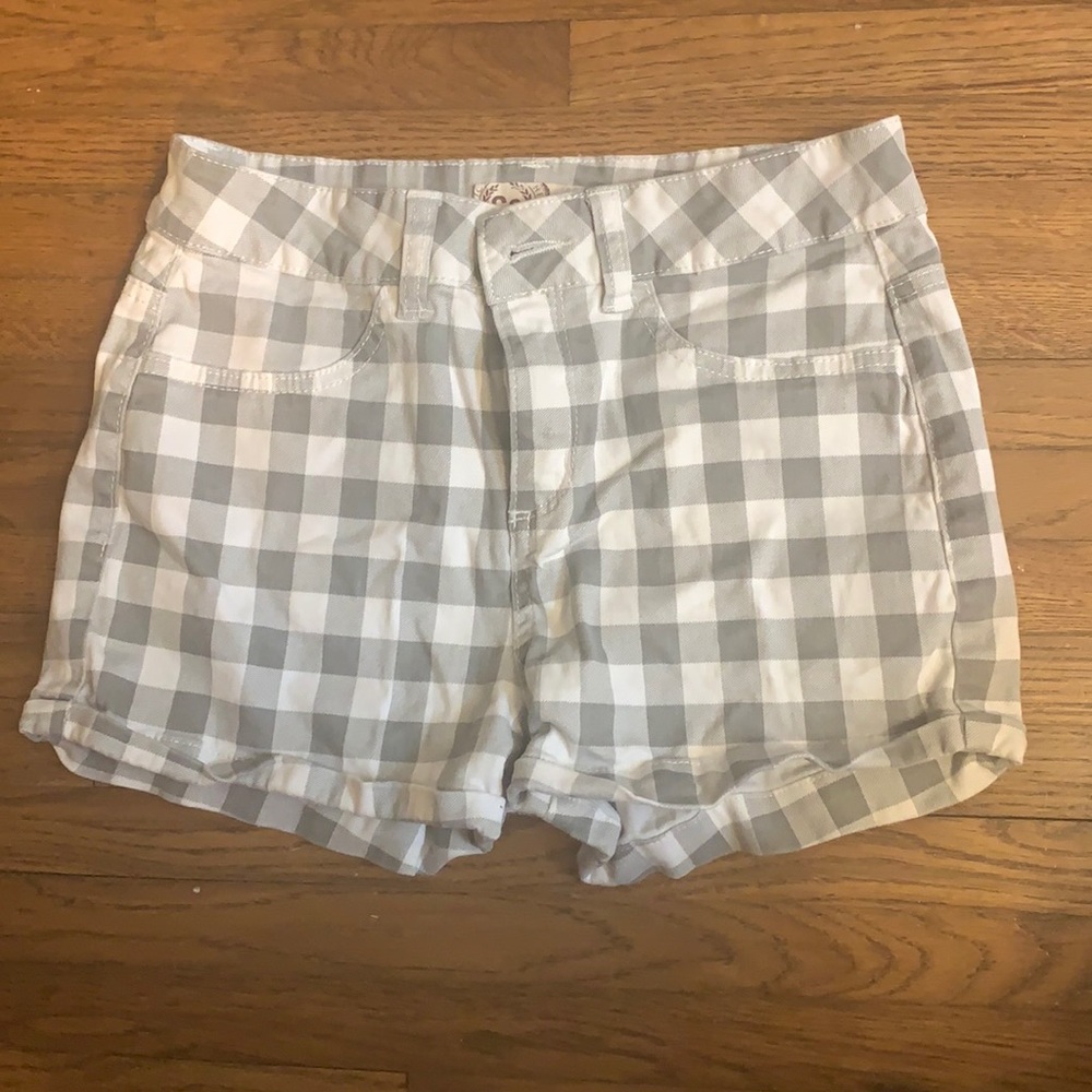 SO Gray and white checkered shorts
